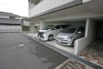敷地内駐車場(屋内平面式)