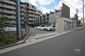 駐車場入り口(ロボットゲート付)