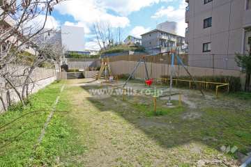 敷地東側に隣接する公園