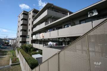 グローリアス緑区桃山の外観(北東側から)