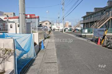 敷地南側の前面道路