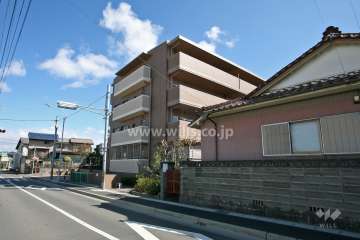 グランコート左京山の外観(南西側から)