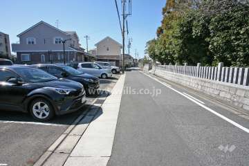敷地北側の前面道路