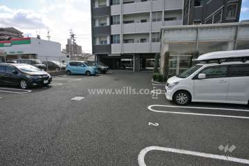 敷地内駐車場(屋外平面式)