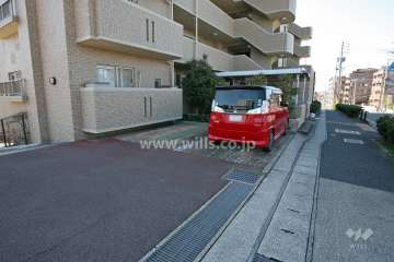 敷地内駐車場（屋外平面式）