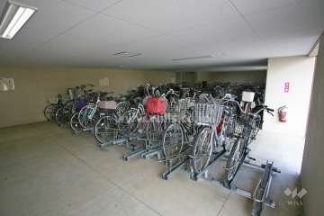 屋内に設けられた駐輪場
