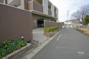 駐輪場出入り口(別館)