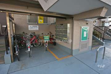 共用ポスト、駐輪場