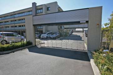 駐車場出入口（リングシャッター付き）