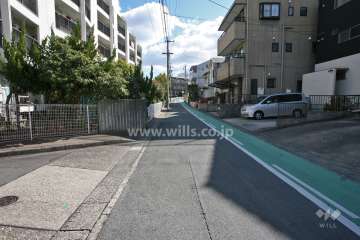 敷地南西側の前面道路