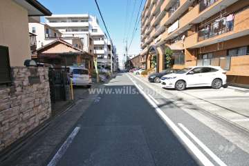 敷地南側の前面道路