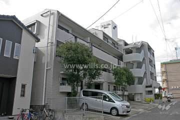 ユニーブル薬師山の外観（北東側から）