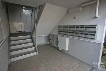 住戸入り口（共用ポスト）