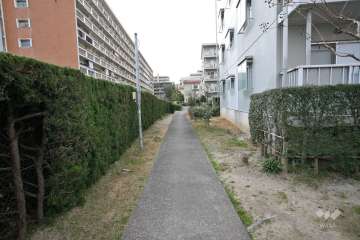 東側通路