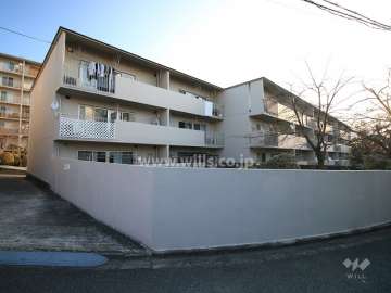千里ヶ丘マンションB棟の外観（南西側から）