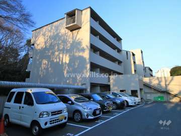 千里ヶ丘マンションB棟の外観（北東側から）