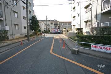 東側通路