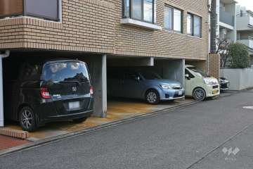 敷地内駐車場（屋内平面式）