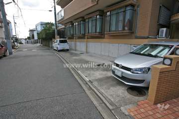 敷地内駐車場（屋外平面式）