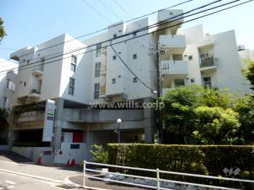 千里山ロイヤルマンション2番街D棟の外観（北西側から）