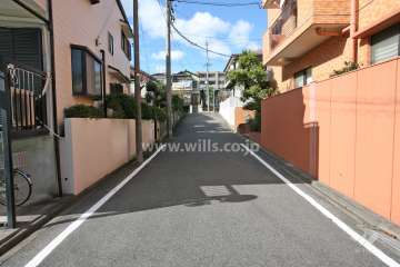 敷地南西側の前面道路