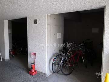 屋内にある駐輪場