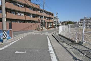 敷地南東側の前面道路
