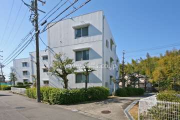 有松グリーンハイツ2号棟の外観(北東側から)