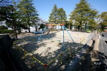 敷地に隣接する生山公園