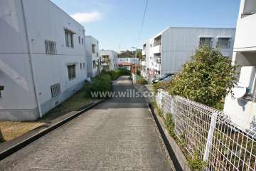 敷地北側の前面道路