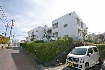 有松グリーンハイツ24号棟の外観(北西側から)