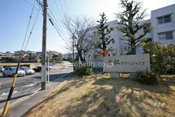 敷地入り口