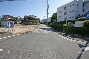 敷地北側の前面道路