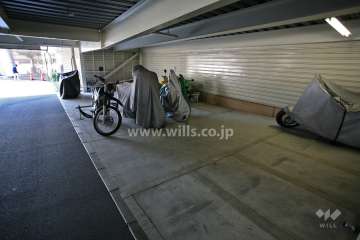 屋内バイク置き場