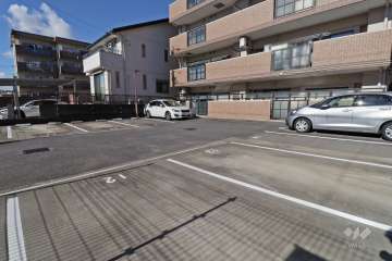 敷地内駐車場（屋外平面式）
