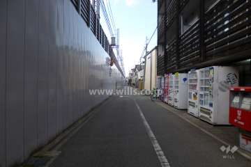 南側前面道路(東側から)