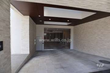 屋内駐車場出入り口