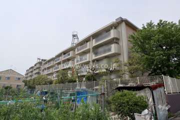 幸心東住宅2号棟の外観（北東側から）