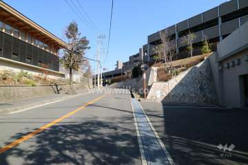 敷地北側前面道路
