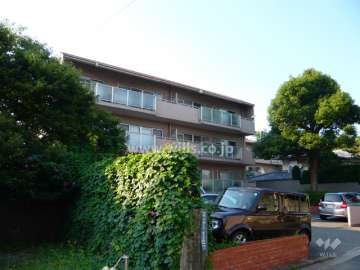 グランドメゾン中山の外観（南から）