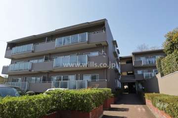 グランドメゾン中山の外観（南東側から）