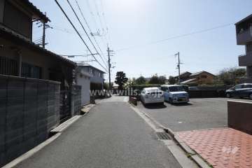 敷地南側の前面道路