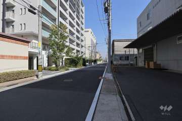 敷地南側の前面道路