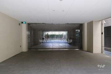 駐車場出入り口（リングシャッター付き）