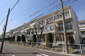 大森西住宅8号棟の外観（南東側から）