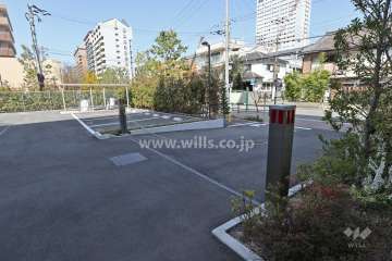駐車場の出入り口（ロボットゲート付き）
