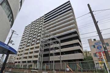 ワコーレ塚口駅前ファーストエンブレムの外観（南東側から）