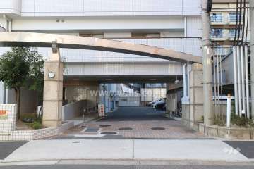 駐車場出入り口