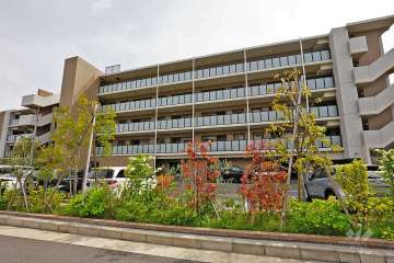 アービング　グラン甲子園口の外観（北側から）