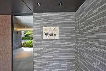 マンションの銘板